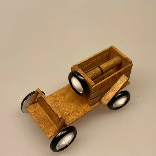 Miniature Sæbekassebil, Miniature Trækvogn - Legevogn, dukkehus, dukkehusting, dukkehustilbehør, ting til, 1:12, mini, miniature, miniaturer, dollhouse, lege, samlere, legetøj, håndlavet, fungerer, biti, ribe, købmand, købmandsbutik