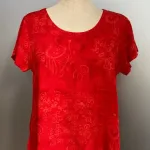 Batik Bluse Taro Kortærmet - Krummelurer Rød , kortærmet, med korte ærmer, crinkle, strygefri, natur, naturmaterialer, åndbar, smart, speciel, rød, postkasserød, klar rød, kort, sommerbluse, sommertop, forårsbluse, figursyet, små størrelser, frisk, smart, chic, kvalitet, holdbar, batik, batikfarvet, batiktryk, biti, ribe, diva