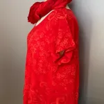 Batik Bluse Taro Kortærmet - Krummelurer Rød , kortærmet, med korte ærmer, crinkle, strygefri, natur, naturmaterialer, åndbar, smart, speciel, rød, postkasserød, klar rød, kort, sommerbluse, sommertop, forårsbluse, figursyet, små størrelser, frisk, smart, chic, kvalitet, holdbar, batik, batikfarvet, batiktryk, biti, ribe, diva