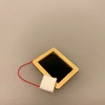 Miniature kridt tavle, kridttavle, kridt, tavle, skolelærer, lærerinde, symbol, eksamen, uddannelse, blækregning, abc, dukkehus, dukkehustilbehør, dukkehusting, dukketing, dukkehuset, miniature, miniaturer, miniaturen, puppenstuben, biti, ribe