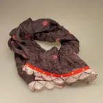 1213-12, Silketørklæde 1213 med Broderi - Lilla/Pink, pink,lilla tørklæde , lilla silketørklæde, feminint, dwetaljer, broderi, broderet, hæklet, fest, festtøj, fest tilbehør, stola, sjal, bolero, galla, bryllup, gaveide, biti, ribe, ren silke,