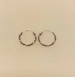 Creoler i sølv Ø 15 mm Snoet flad Vridmodel, Creoler i sølv Ø 15 mm Snoet Vridmodel , hoops, loops, runde øreringe, øreringe, ørenringe, creoler, boho, bali, snoede, flettede, sølv hoops, ægte sølv, ren sølv, massiv sølv, sterling sølv, kvalitet, holdbare, nikkelfri, sølv ringe, runde ringe, enkle, simple, klassiske, flotte, smukke, specielle, biti, ribe, maanesten, stine a, pico, enamel