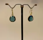 Guld Ørenringe med Oval facetslebet - Londonblå Krystal , topas, topaz, ægte, ædelsten, halvædelsten, diamantslebet, favetslibning, elegante, galla, eksamens, gave, smukke, festsmykker, fest øreringe, øreringe, ørenringe, ørehængere, hænge øreringe, london blå, london blå, biti, ribe, susanne friis bjørner, cool, elegante, luksus, julie sandlau, sandlav,