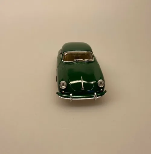 Modelbil Porsche Carrera - Racergrøn, Metal Modelbil Porche, modelbil, racerbil, luksusbil, gaveide, kørekort, ny bil, symbolsk, metalbil, flot, elegant, legetøjsbil, biti, ribe,