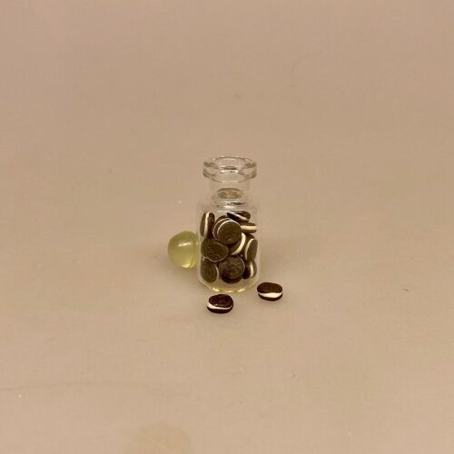 Miniature Glas med Oreos kager, chokoladekiks, oreos, kiks, småkager, tudekiks, henkogningsglas, småkagerm kiks, oreo, chokoladekiks, mini kager, mini mad, dukke, dukkehus, legemad, dukkemad, dukkehus, dukkehusting, tilbehør, sættekasse, sætterkassen,