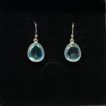 Sølv Ørenringe med Oval facetslebet - Blå Topas, orbit, elipse, oval, organisk, diamantslebet, facetslebet, topa, topaz, ægte, sterling, sølv, ørehængere, øreringe, lyseblå, blå sten, babyblå, aquamarin, akvamarin, pastelfarvede, hængende, hængeøreringe, ørenringe, hængere, elegante, galla, smukke, fest, smykker, tilbehør, biti, ribe, billige, kvalitet, maanesten, stine a, brands, dansk, design, sommer, 2020