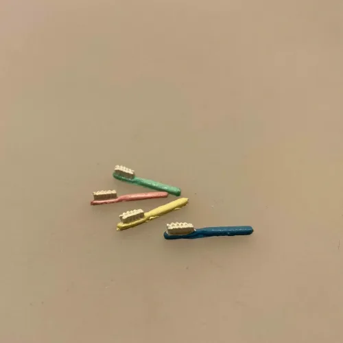 Miniature Tandpasta tube, tandbørstning, du skal børste dine tænder, dukkehuset, nissebo, tandlæge, badeværelse, dukkehustilbehør, dukkehusting, sangskjuler, klinikassistent, dentist, ordentolog, gebis, personlig, symboslk, gave, gavekort, færdiguddannet, nyt job, konfirmation, konfirmand, sjov, spas, tandpastatube, biti, ribe, Miniature Vækkeur, alarm, vækker, clock, ur, dukkehus, ting til, sætterkassen, sættekasse, dukketilbehør, miniaturer, dukkehustilbehør, biti, skala, 1:12, Miniature Tandbørste