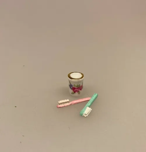 Miniature Vækkeur, alarm, vækker, clock, ur, dukkehus, ting til, sætterkassen, sættekasse, dukketilbehør, miniaturer, dukkehustilbehør, biti, skala, 1:12, Miniature Tandbørste