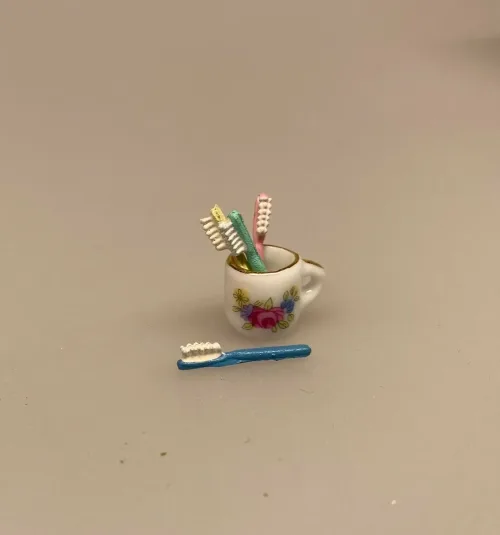 Miniature Vækkeur, alarm, vækker, clock, ur, dukkehus, ting til, sætterkassen, sættekasse, dukketilbehør, miniaturer, dukkehustilbehør, biti, skala, 1:12, Miniature Tandbørste
