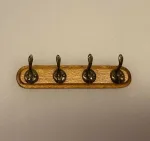 entre, Miniature Knagerække af træ, knage, krog, knag, tøjknage, vægknage, dukkehus, dukkehuset, miniaturer, small, mini, sjov, flot, specielle, biti, ribe