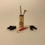 Miniature Messing Paraplyholder , Miniature Paraplystativ af træ, paraply, stok, spadserestok, paraplyholder, paraplystativ, entré, gang, dukkehus, miniature, dukkehusting, dukkehustilbehør, mini, skala, 1:12, butik,