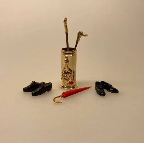 Miniature Messing Paraplyholder , Miniature Paraplystativ af træ, paraply, stok, spadserestok, paraplyholder, paraplystativ, entré, gang, dukkehus, miniature, dukkehusting, dukkehustilbehør, mini, skala, 1:12, butik,