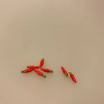 Miniature Rød Chili peber, chili, rød chili, chilipeber, chili claus, micro, dukkehus, dukkehusmad, grøntsager, habaneros, dukkehus, dukkehusting, dukkehustilbehør, dukkemad, biti, ribe, sangskjuler, gave, sjov, gimmick