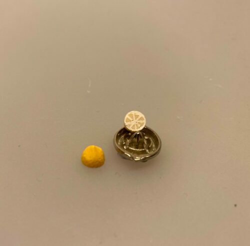 Miniature Citronpresser med halv citron