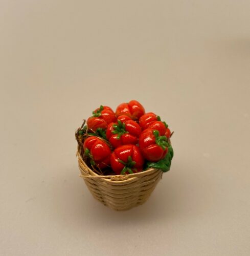 Miniature Kurv med tomater, tomatkurv, minimad, grøntsager, dukkehus, dukkehusmad, legemad, mini