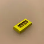 Miniature Æske med 4 Træstammer,Miniature Æske med 4 flødekager, flødekager, flødeskumskager, kageæske, æske, konditor, konditorkager, bager, konditor, dukkehus, kager, dukkehusting, dukkehustilbehør, sættekasse, sætterkasse