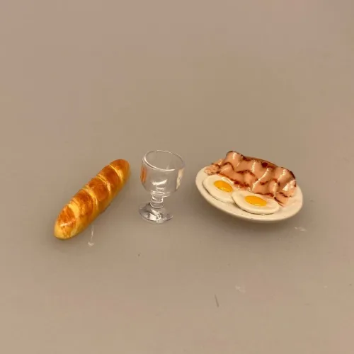 Miniature Morgenmad Æg Bacon og Pølse, brunch, gavekort, brunchtallerken, anretning, morgenkomplet, morgenmadsanretning, dukkehus, miniaturer, gave, symbolsk, bacon, spejlæg, biti