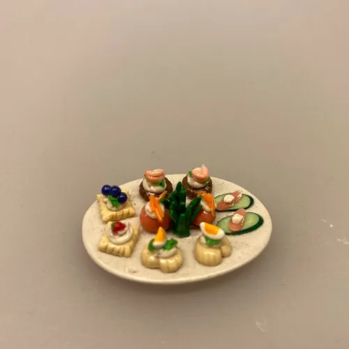 Miniature Fad med Kanapéer, kannape, kanape, hors deuves, reception, bryllups, jubilæum, fødselsdag, sangskjuler, gavekort, mini, minimad, dukke, dukkuhusmad, dukkehus, tilbehør, ting til, sætterkassen, sættekasse ting, 1:12, mini, småt,