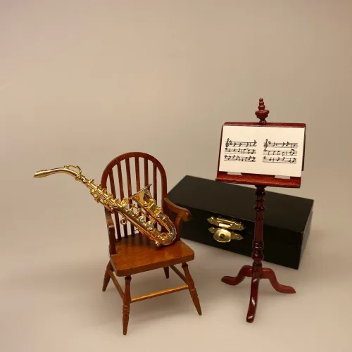musik, Miniature Messing Blæseinstrument Saxofon, sax, saxofonmusik, jazz, mini, miniature, instrumenter, musikinstrumenter, instrument, musiker, gave, symbolsk, færdiguddannet, konservatorie, musikkonservatorie, jam, saxofonist, dukkehus, miniaturer, dukkehusting, dukkehustilbehør