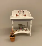 Miniature Potte Rosita ,Miniature Staffordshire Skipperhunde, sømandshunde, staffordshire, hunde, sømand, skipper, søfarer, pynt, vindue, dukkehus, miniaturer, dukkehusting, dukkehustilbehør, 1:12