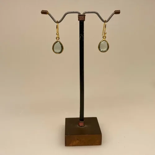 Forgyldte Ørenringe med glatte dråber - Grøn Quartz, ørehængere, dråber, dråbeformede, grønne, øreringere, øreringe, ørenringe, smykker, nyhed, forår, accesseries, champagnefarvede, forgyldte, guldbelagte, sterling sølv, biti, susanne friis bjørner, maanesten, stine a