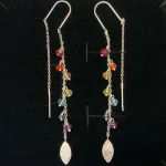 Sølv Ørekæder med ægte sten Regnbue , ægte, sterling, sølv, nikkelfri, ægte sten, ædelsten, mineraler, shakra, regnbue, regnbuefarvet, regnbue farver, lange, tynde, lette, kæder, ørekæder, ørehængere, moderne, nye, forår, 2020. nyheder, sommer, hængeøreringe, ørenringe, øreringe, susanne friis bjørner, sfb, maanesten, stine a, biti, ribe