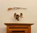 Miniature Trofæ Elghoved til væg , jagt, jagttrofæ, trofæ, elg, elgsdyrhoved, elgsdyr, elghoved, elgehoved, storvildt, jæger, storvildtsjæger, svensk, jagtsalon, jagtstue, dukkehustilbehør, dukkehusting, ting til dukkehus, ting til dukkehuset, miniature, miniaturer, op på kaminhylden, pejsestuen, pejsestue, over pejsen, herreværelset, biti, ribe, små ting, sætterkasse, sættekasse,