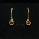 Guld Øreringe med små runde facetsten - Røgkvarts , hoops, guld hoops, guldhoops, forgyldte, guldbelagte, guldbelagt sølv, forgyldte sølv, forgyldt sterling sølv, med sten, røg topas, røg kvarts, røgkvarts, røg topaz, facetslebne, facetsten, ægte, runde ringe, øreringe, ørenringe, biti, ribe, Susanne friis bjørner, Enamel, Stine A, Maanesten, billige, brune,