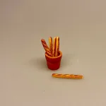 Miniature Bagette, flute, flutes, fransk, picnic, dukkehus, dukkehuset, dukkehusmad, brød, miniaturebrød, bagværk, bager, bagedyst, brødbager, dukkehustilbehør, dukkehusting, nisser, nissedør, nissebo, ting til dukkehuset, ting til nisser, Biti, ribe, dukketing, miniature, miniaturemad,
