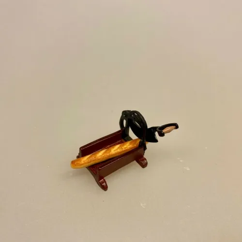 , dukketing, mini, retro, gammel, køkken , dukkekøkken, miniaturer, dukkehus, brødmaskine, brøødskærer, brødskæremaskine, rådvad, raadvad, guillotine, Miniature Brødmaskine