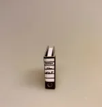 Miniature Ringbind brevordner, ringbind, mappe, sagsmappe, advokat, kontorfuldmægtig, sekretær, revisor, sætterkasse, sættekasse, sætterkasseting,Miniature Skrivebord , miniaturer, dukkehus, dukkehusting, dukkehustilbehør, dikkehusmøbler, ting til dukkehuset, ting til kigkasser, symbolsk gave, gavekort, held og lykke, udlandsophold, rejse, sprogskole, skole, skolekort, landkort, vægkort, anskuelsestavle, biti, ribe, sangskjuler,Kontorstol