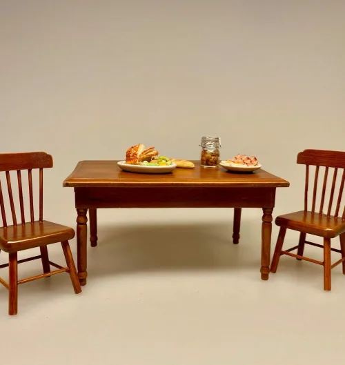 Miniature Spisebord med Skuffe - Brunt,Miniature Spisebord med Skuffe, spisebord, dukkehusmøbler, dukkehus, dukkehuset, dukkehustilbehør, dukkehusting, miniature, miniaturer, ting til dukkehus, firkantet, biti, ribe, gavekort, symbolsk gave, gave, bord i gave, gavekort til møbler,valnød, valnøddebrunt, brun bejdset, brunt bord, spisebord