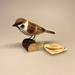 House sparrow, spurvefugl, danske fugle, fugle i farver, fuglefigur, model, træfugl, træfigur, wildlife garden, decobird, ornitolog, ornitologisk, samler, fugle, fugl, fugle entusiast, natur, den danske natur, fugleliv, gave, gaveide, jeg kigger på fugle, realistisk, naturlig, naturelsker, Biti, Ribe,Naturens fugle af træ - Gråspurv, Naturens fugle af træ - Skovspurv