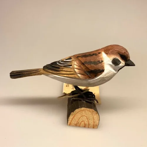 House sparrow, spurvefugl, danske fugle, fugle i farver, fuglefigur, model, træfugl, træfigur, wildlife garden, decobird, ornitolog, ornitologisk, samler, fugle, fugl, fugle entusiast, natur, den danske natur, fugleliv, gave, gaveide, jeg kigger på fugle, realistisk, naturlig, naturelsker, Biti, Ribe,Naturens fugle af træ - Gråspurv, Naturens fugle af træ - Skovspurv