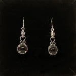 Vikingeørehængere i sølv - Gotlandsk krystal med Fenris lille, Vikingeørehængere i sølv - Gotlandsk krystal med Fenris stor, museumssmykker, vikingesmykker, fenrisulven, fenris, ulv, krystal, bjergkrystal, gotlandsk, vikinger, vikingefund, kopi, nordiske smykker, ørehængere, sølv øreringe, ægte sølv, sterling sølv, ragnarok, smykker med ulve, lange, sølv ørehængere, aser, asatro, mytologi, biti,ribe