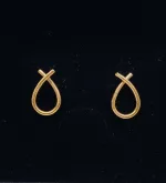 Ørestikkere Børstet Guld - Lille, sløjfe, bow, loop, øretikker, stud, dråber, børstet guld, mat guld, Marianne Dulong, Susanne Friis Bjørner, elegante, øreringe, ørehængere, til vedhæng, flotte, billige, lækre, flot finish, cool, galla, fest øreringe, ørenringe, guld øreringe, Stine A, Pernille Corydon, Enamel, Maanesten, tilbud,