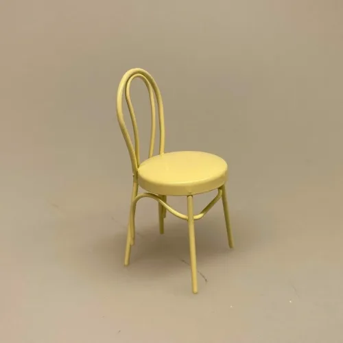 Miniature Metal Stol - Creme, flødefarvet, caféstol, konditori, dukkehus, dukkehusting, dukkemøbler, dukkehusmøbler, dukkestue, dukkehuse, ting til, miniaturer, skala 1/12, 1:12, biti, ribe, små ting, sætterkasse, symbolsk, sangskjuler,