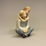 More than words figur - A Close Bond, storebror, lillesøster, søskende, søskendekærlighed, sammenhold, figur, børn, bror og søster, hengivenhed, arora, more than words, ribe, biti, vadehavet, gaveide, gave, konfirmation, til min søster, til min bror, broder,