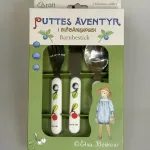 Elsa Beskow børnebestik - Putte i blåbærskoven, elsa beskow, astrid lindgren, børneservice, børnebestik, kniv, gaffel, ske, til børn, gave, gaveide, barnedåb, julegave, dåbsgave, yndigt, biti, ribe, nostalgisk, hyggeligt, dekorativt, pænt,