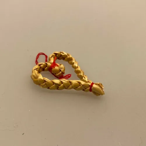 Miniature Halm Hjerte, halmkrans, halmhjerte, hjertekrans, dørkrans, dørpynt, nissedør, nisser, nisserne, dukkehus, dukkehusting, dukkehustilbehør, ting til, tilbehør, miniatyre, miniature, miniaturer, 1:12, lundby, julepynt, stilleben, mini, nisselandskab, nissehus, minipynt, december, jul i , biti, ribe
