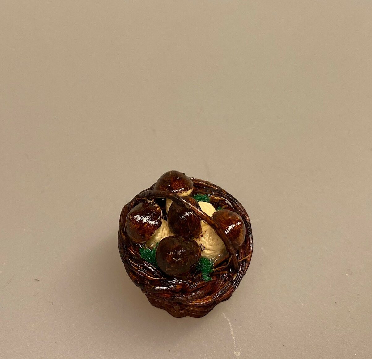 Miniature Kurv med svampe karl johan paddehatte