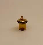 Miniature Pilleglas Brunt, Miniature Glaskolbe Grøn ,Memoboard clipboard miniature , clip board, memo board, skrive underlag, blok, holder, journaler, kontor, sygehus, læge, doktor, sygeplejeske, Mikroskop miniature ,Reagensglas kolber miniature ,laboratorie, laboratorieudstyr, Morter messing miniature, mini, miniaturer, dukkehus, dukkehuset, nisser, til nisser, nisserne, nissebo, nissedør, naturvidenskab, forsker, sangskjuler, 1:12, sætterkasse, sættekasse, sættekasseting, samler, små, ting, biti, ribe, kemi, farmaceut, apotek, apoteker,patient, patientjournal, Miniature - Memoboard clipboard med blyant og briller