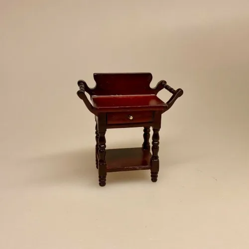 Miniature Tebord i Mahogni, te, testel, minibar, barbord, teatime, afternoon tea, Miniature Sidebord , lille, sidebord, lampebord, træbord, dukkehus, dukkehusmøbler, dukkehusting, dukkehustilbehør, dukkehuset, dukkestue, dukkemøbler, biti, ribe, sangskjuler, symbolsk, gavekort, gaveide, nisser, nissebo, nisserne, nissedør, nissetilbehør, ting til,