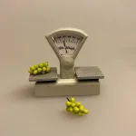 Dobbeltvægt miniature, Miniature Vindrueklase grønne vindruer, Miniature Vindrueklase blå vindruer , vindruer, drueklase, vindrueklase, vin, rødvin, miniature, miniaturer, dukkehus, dukkemad, frugt, mini frugter, dukkehustilbehør, dukkehusting, dukkehusmad, sangskjuler, vinbonde, vin entusiast, vinkyber, biti, ribe, gave ide, symbolsk, gavekort