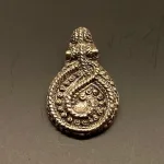 Vikingevedhæng i sølv - Gørding Slangen, slange, hugorm, midgårdormen, evighed, evigheden, eytrenity, gørding, vikingesmykker, vikingesmykke, vikingevedhæng, kopi, vikingekopi, museums, museumssmykker, museumsfund, vikinger, vikingetiden, ribe, ældste, gamle, nordiske guder, aser, jætter, odin, freja, thyra, tyr, thyr, ydun, idun, sterling sølv, ægte