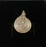 Vikingevedhæng i sølv - Nordfjord Slangen, Vikingevedhæng i sølv - Gørding Slangen, slange, hugorm, midgårdormen, evighed, evigheden, eytrenity, gørding, vikingesmykker, vikingesmykke, vikingevedhæng, kopi, vikingekopi, museums, museumssmykker, museumsfund, vikinger, vikingetiden, ribe, ældste, gamle, nordiske guder, aser, jætter, odin, freja, thyra, tyr, thyr, ydun, idun, sterling sølv, ægte