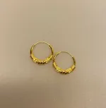 Creoler - Ø 14 mm øreringe forgyldt sølv med snoning og S-mønster, Creoler - Ø 14 mm øreringe forgyldt sølv med kugle og S-mønster, julegave, gaveide, øreringe, ørenringe, hoops, runde ringe, guldøreringe, runde ringe, guld hoops, gyldne, guldbelagte, forgyldte, sterling, sølv, ægte, billige, flotte, moderne, maanesten, a hjort, enamel, pico, stine a, susanne friis bjørner, pernille corydon, dansk design, biti, ribe, holdbare