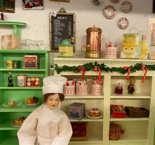 Miniature Kobber Samovar, vandkoger, te, tebrygger, cafe, dukkecafe, konditori, bagerbutik, dukkehustilbehør, dukkehusting, dukkehuset, dukkebutik, tilbehør, ting til, nisser, julestue, dukkestue, nisser, nissedør, nissetilbehør, miniature, miniaturer, sættekasse, sætterkasse, biti, ribe