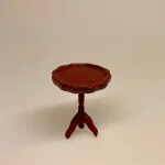 Miniature Lille rundt bord mahogni, Miniature Lille rundt bord mahogny ,Miniature Gyngestol Mahogny, Miniature kamin i Mahogny, Miniature Kamin lys træ, miniature, miniaturer, dukkehus, dukkehusting, dukkehustilbehør, ting til dukkehuset, 1:12, kamin, kaminhylde, op på kaminhylden, og glimmer på, hella joof, pejs, åben pejs, ildsted, kakkelovn, brændeovn, nissebo, nissedør, santa, chimney, chimny, nissetilbehør, nisseting, ting til nisser,