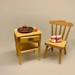 Miniature Tin fad nødder og nøddeknækker, hasselnødder, nødder, knas, juleknas, julepynt, miniature, julemad, miniaturer, dukkehusting, dukkehustilbehør, tilbehør til, dukkehuset, nissedør, nissebo, nissehus, sætterkasseting, sætterkasse, sættekasseting, sættekasse, nisserne, mini, 1:12, lundby, biti, ribe, morgennisser, frigast